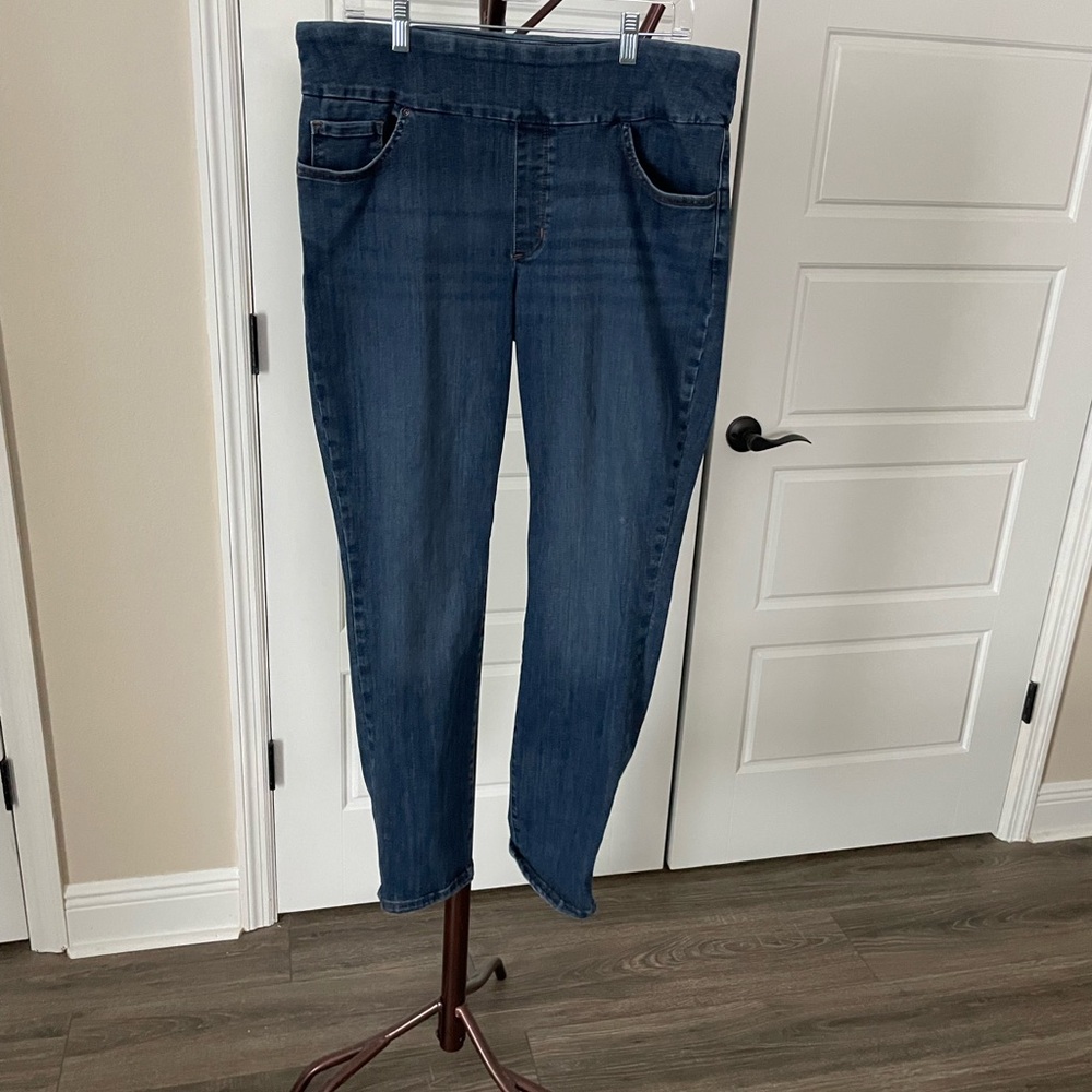 Lee Women’s Pull On Jeans